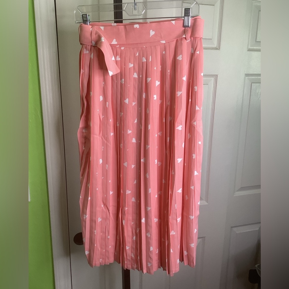 Ovi Pink Heart Pleated Skirt, size Medium, NWT - Picture 2 of 3